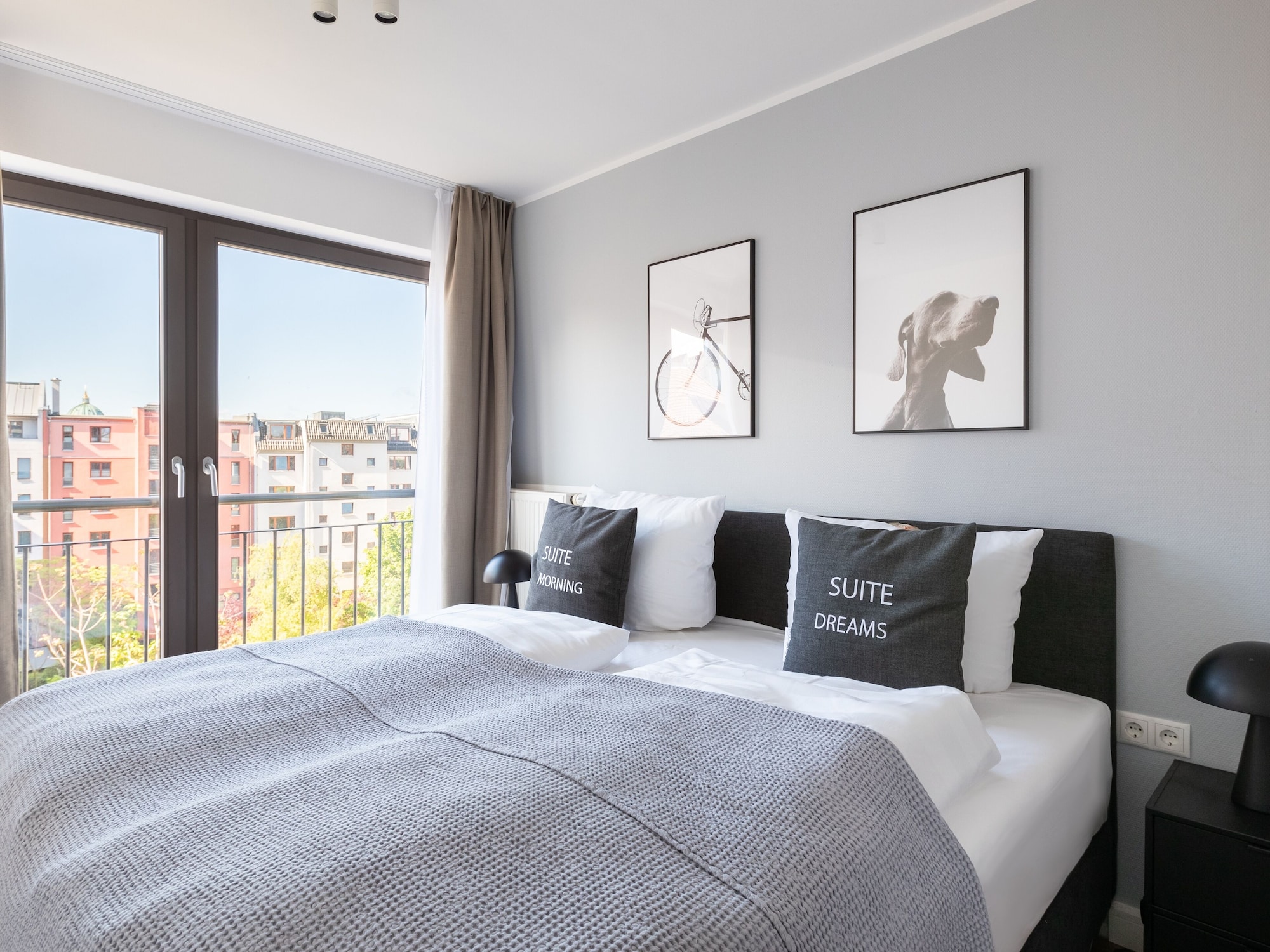 1 BEDROOM, SUITE, XL