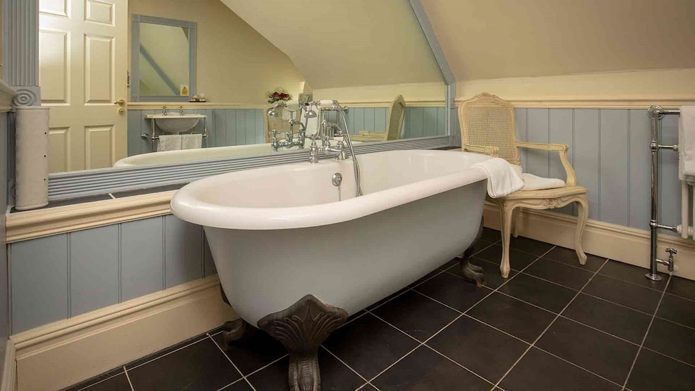 The Dower House Hotel 48/50