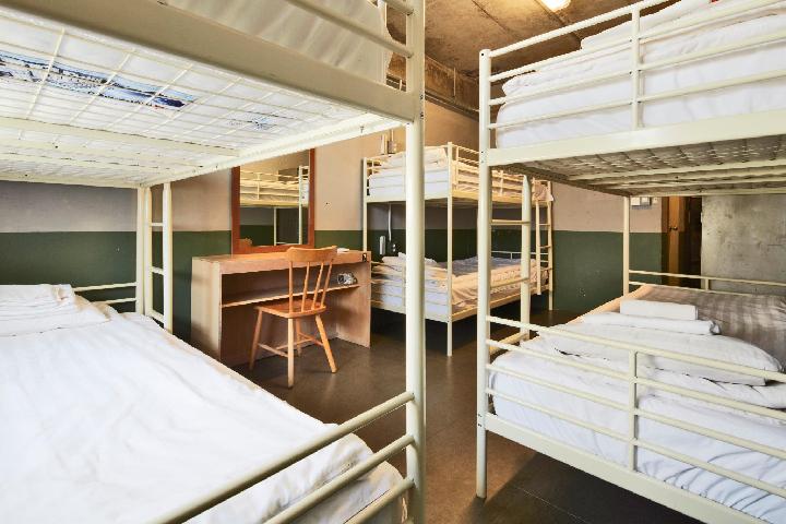 Female Dorm, Female Only, 6 Beds, 3 Bunk Beds, Shared Bathroom