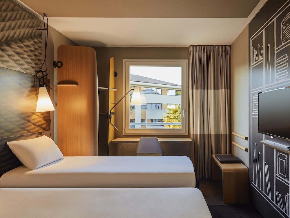 Ibis La Ciotat 28/74