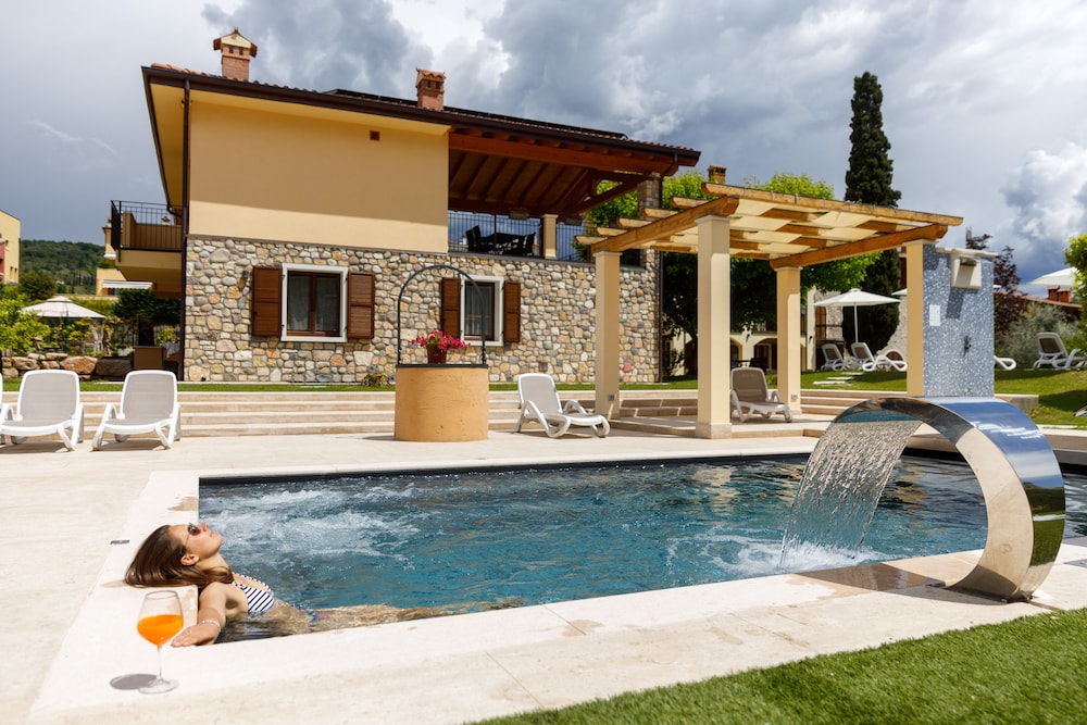 Residence Rustico 1/50