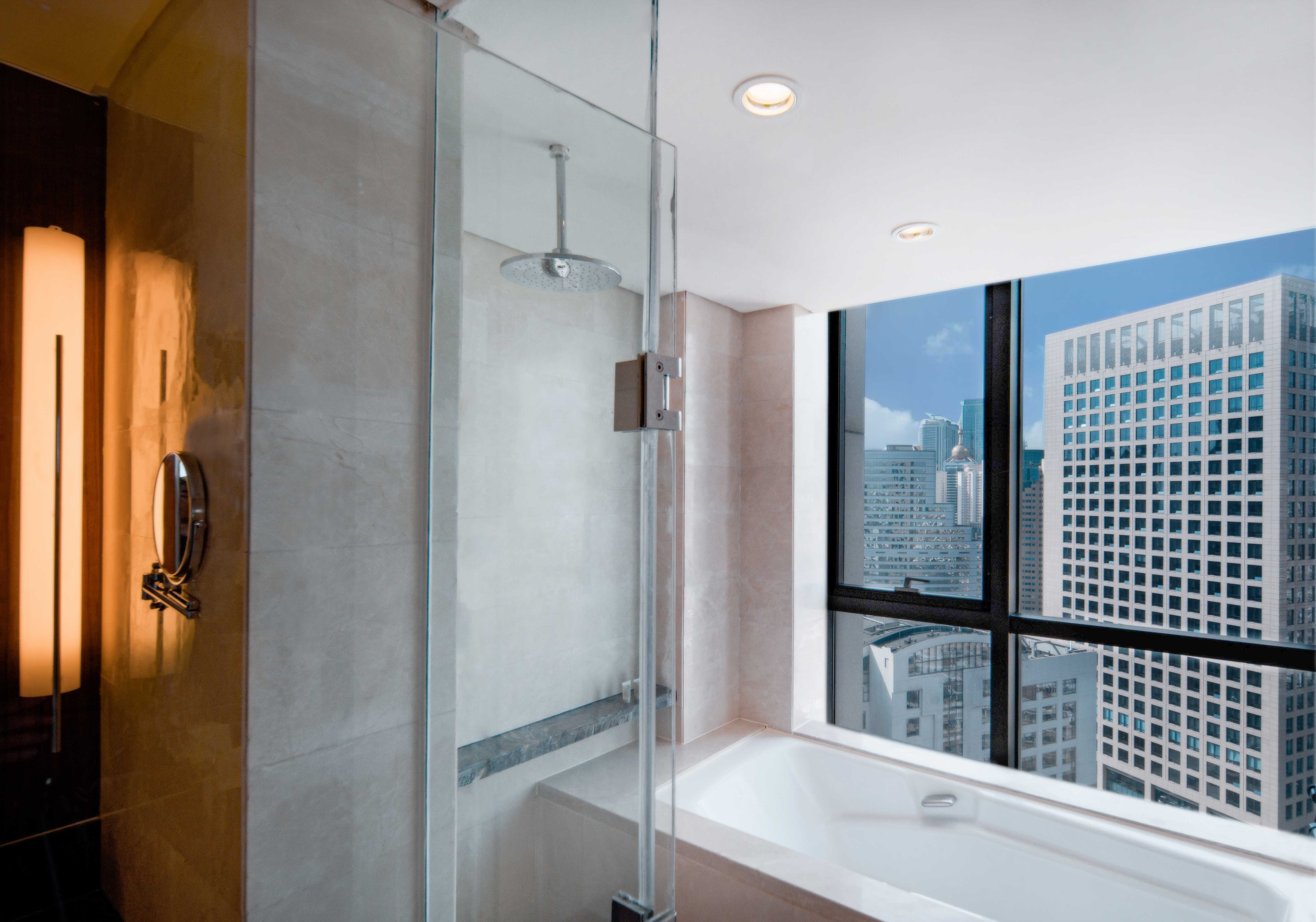 Holiday Inn Qingdao City Centre 50/50