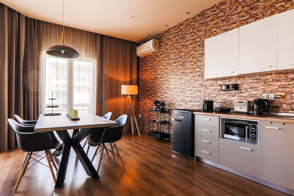 Superior One Luxury Apartments 24/33