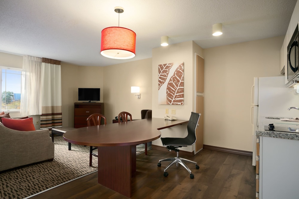 MainStay Suites Chicago Hoffman Estates 20/26