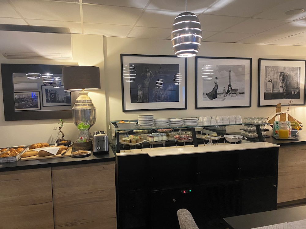 Hotel Acadie Orly Morangis 57/64