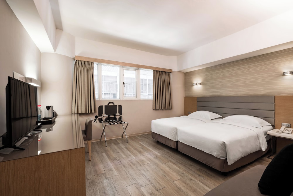 The Riverside Hotel Esthetics 20/60