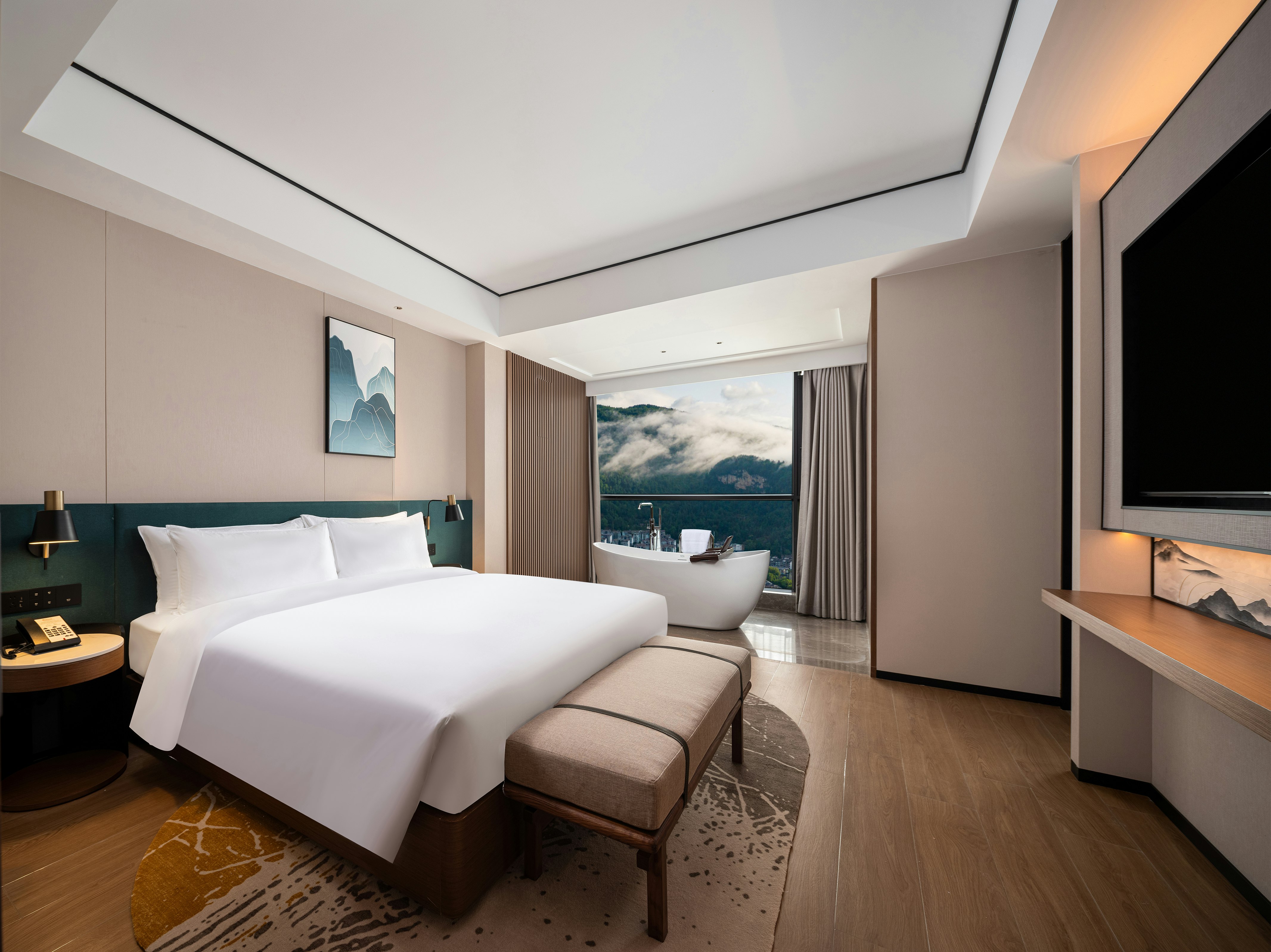 DELUXE, SUITE, KING BED