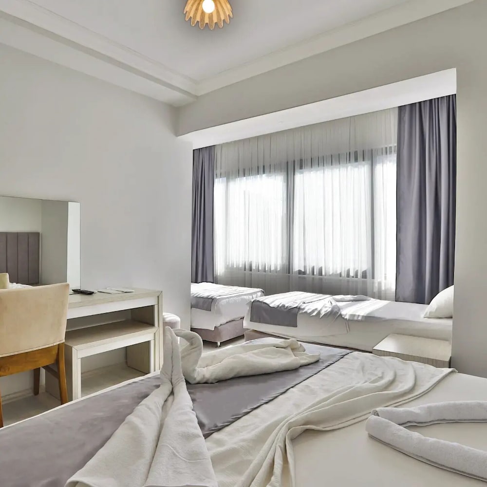 Side Gunes Hotel 19/26
