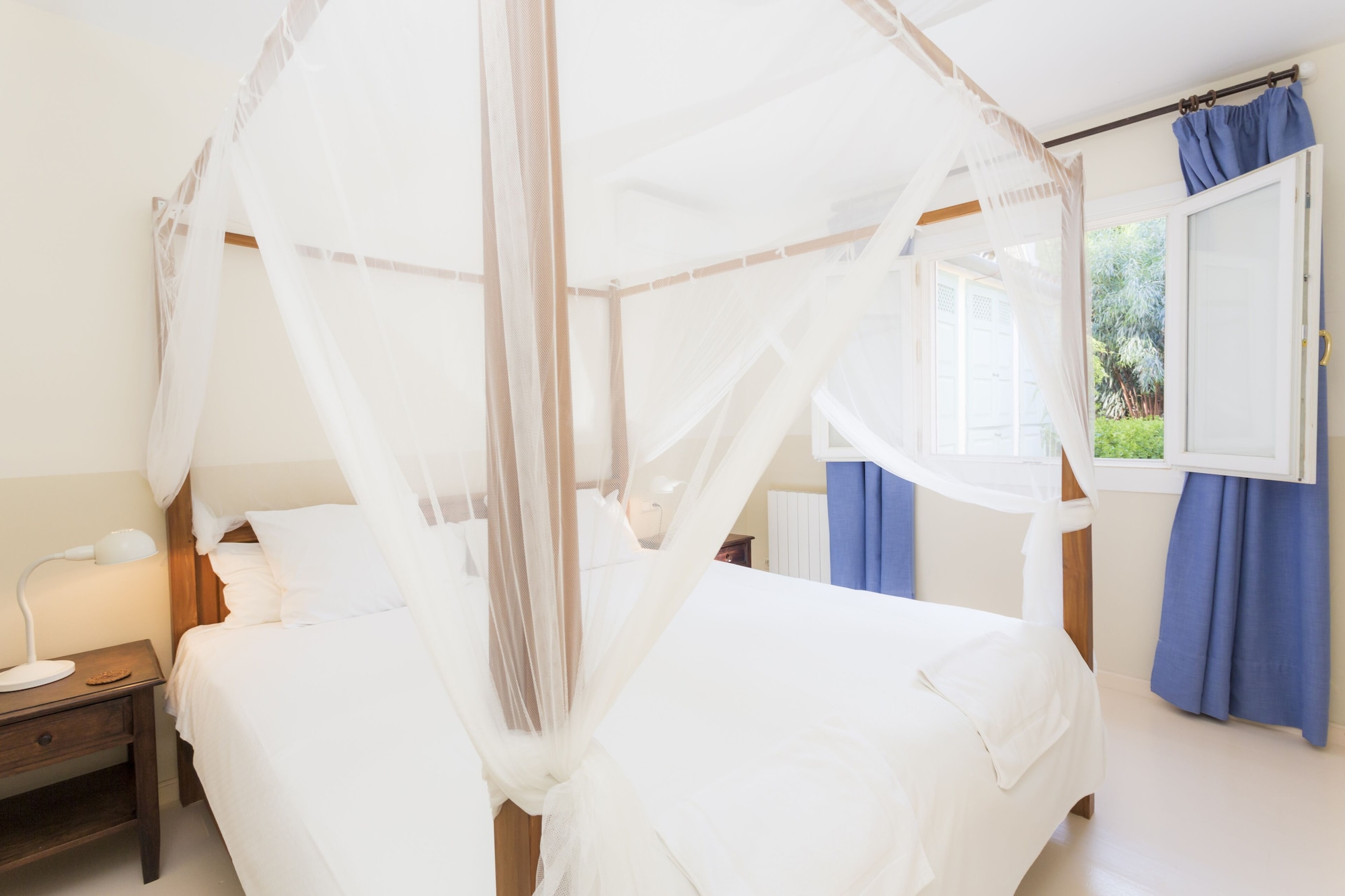SUPERIOR, DOUBLE BED