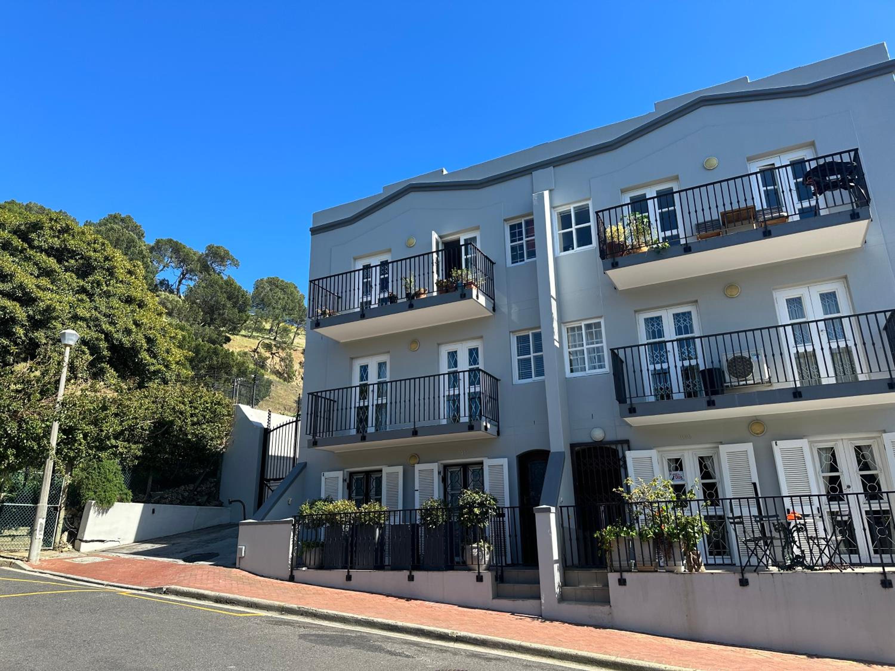 De Waterkant Piazza Apartments 1/44