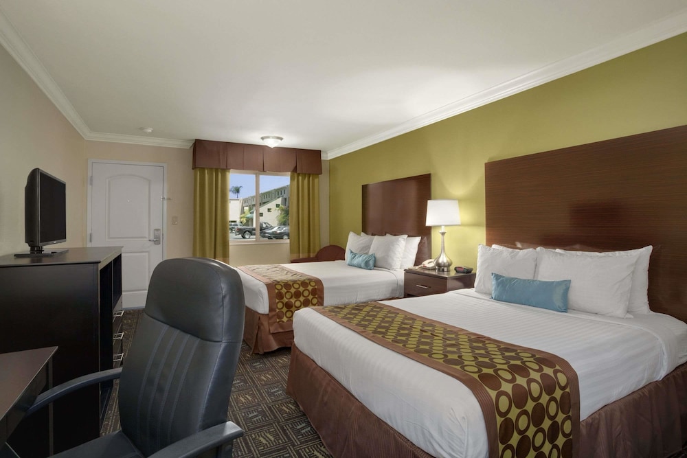 Solara Inn and Suites 11/33