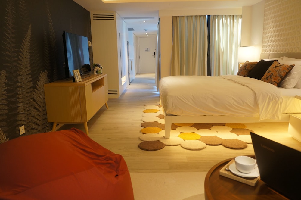The Pier Hotel 26/69