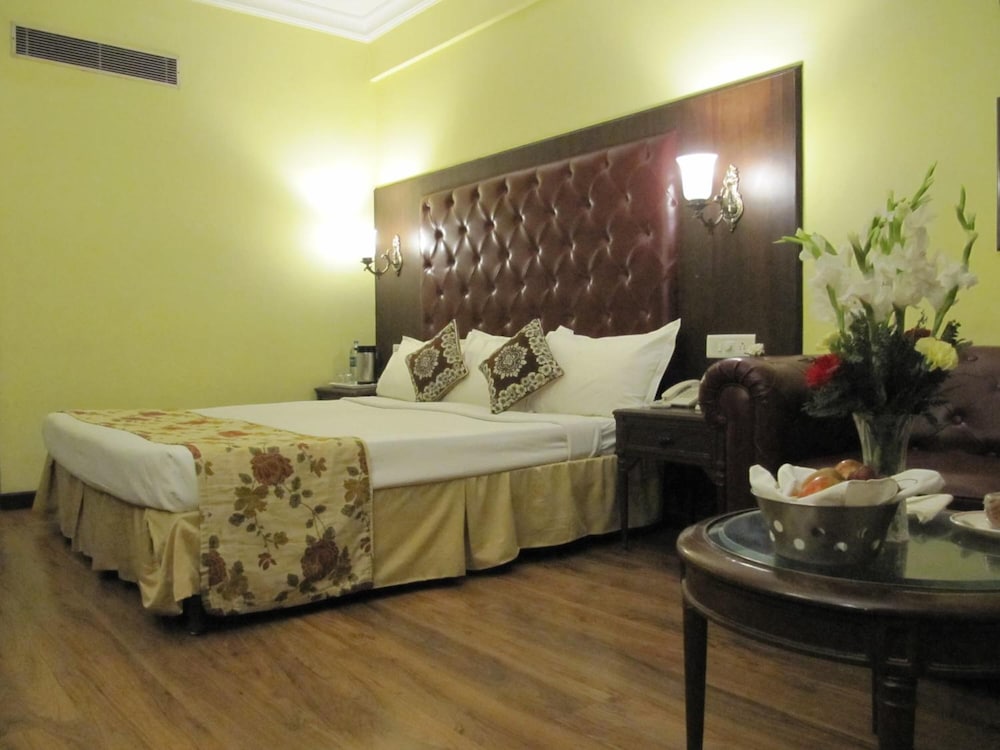 Ritz Plaza 16/50