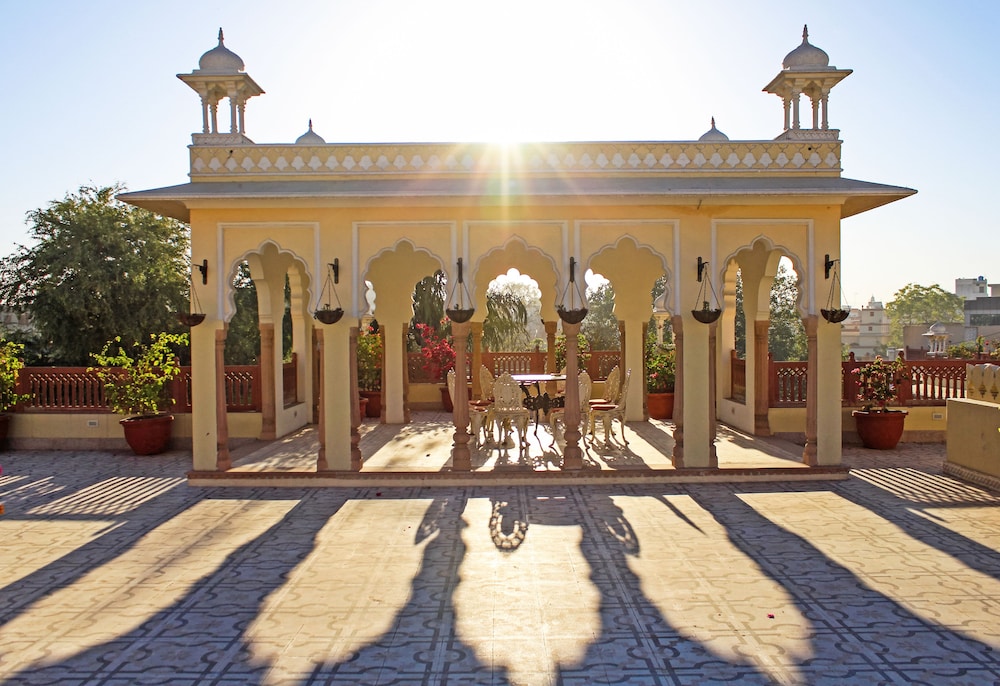 ALSISAR HAVELI 65/73