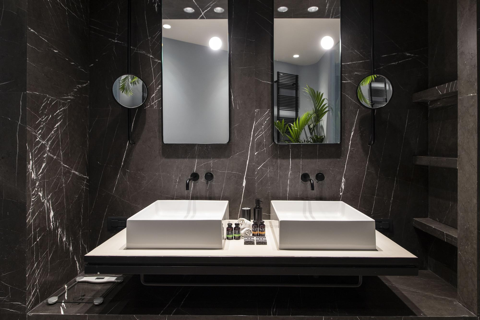بنتهاوس بشرفة، Perianth Hotel 8/9