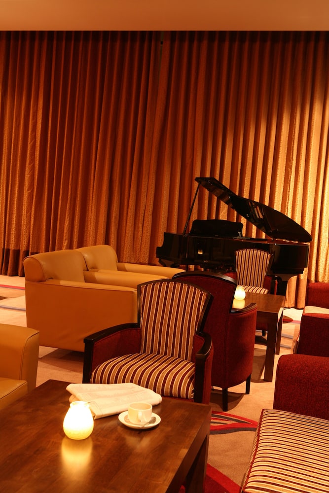 City Hotel Derry 55/68