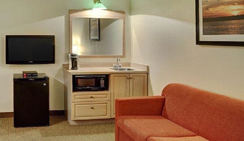 Lakeview Inn And Suites Thompson 23/28