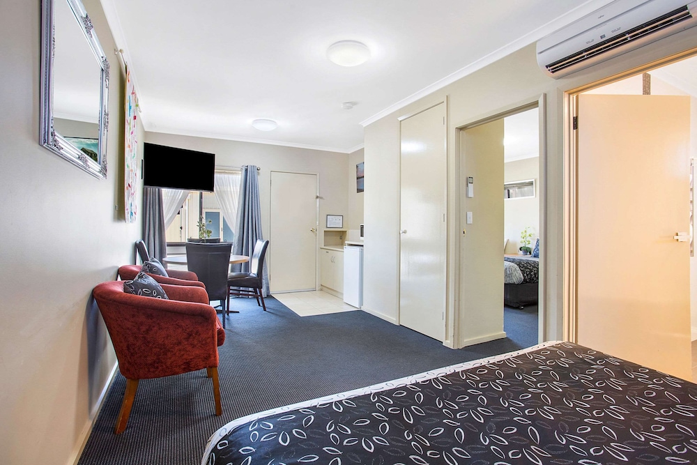 Comfort Inn May Park 24/30