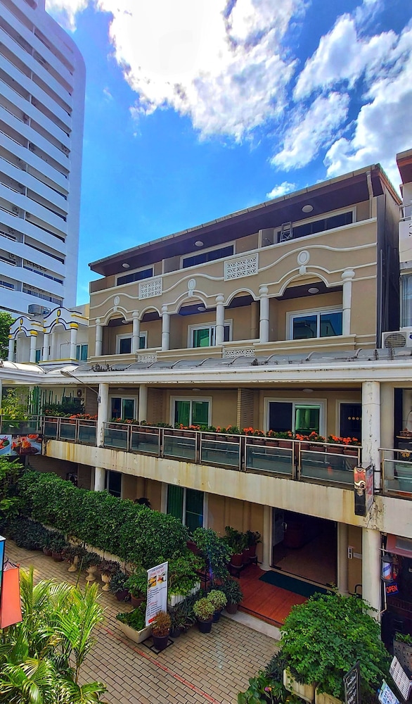 Sawasdee Apartment Patong 2/44