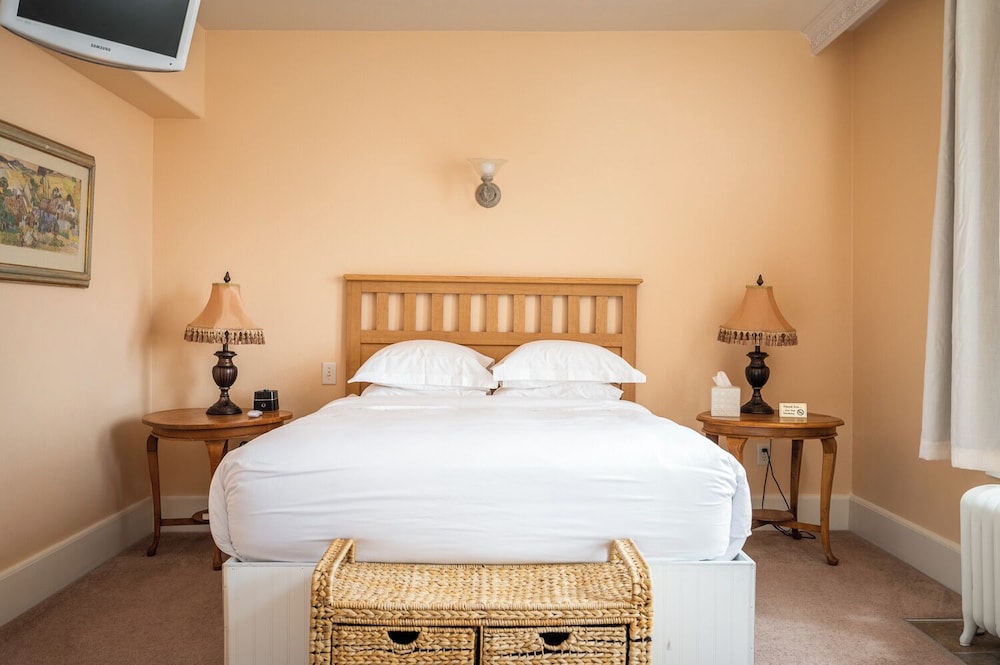 Historic Hotel Condon 14/50