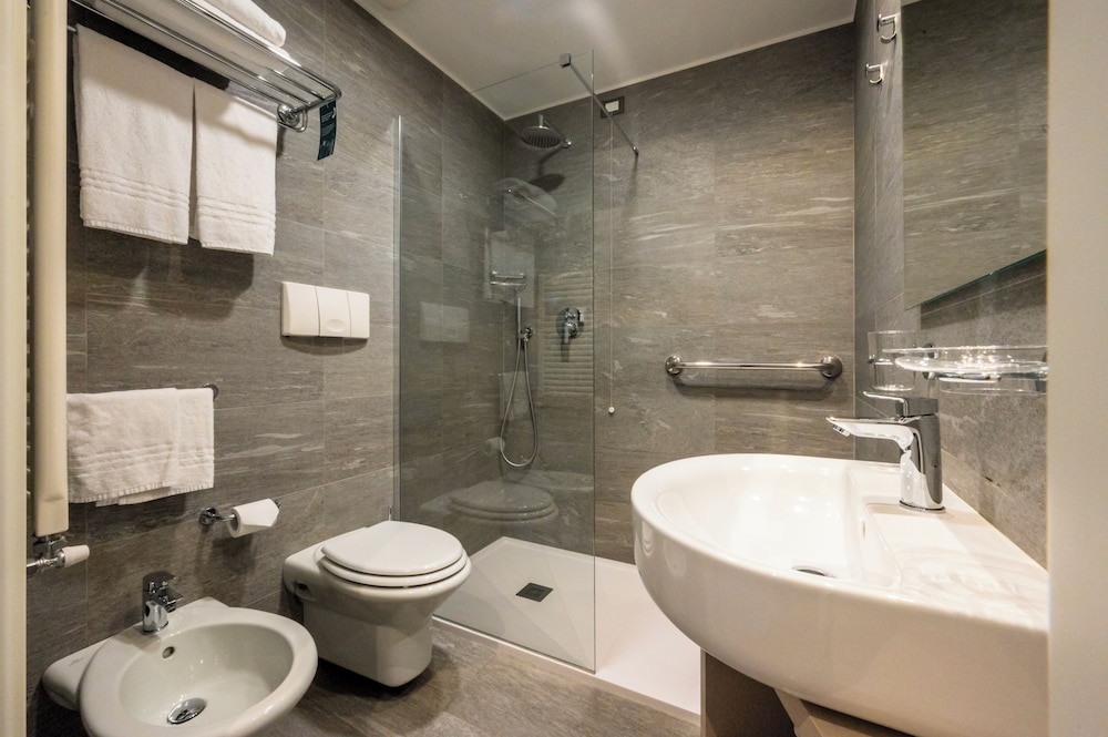 AIRPORT HOTEL BERGAMO 39/42