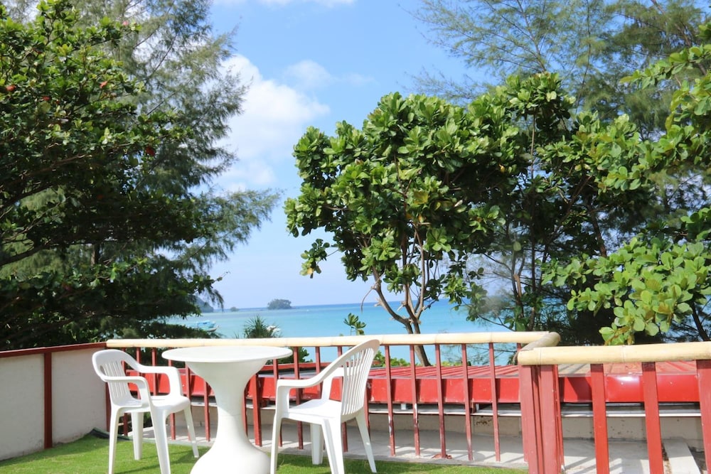Ruan Mai Naiyang Beach Resort 66/76