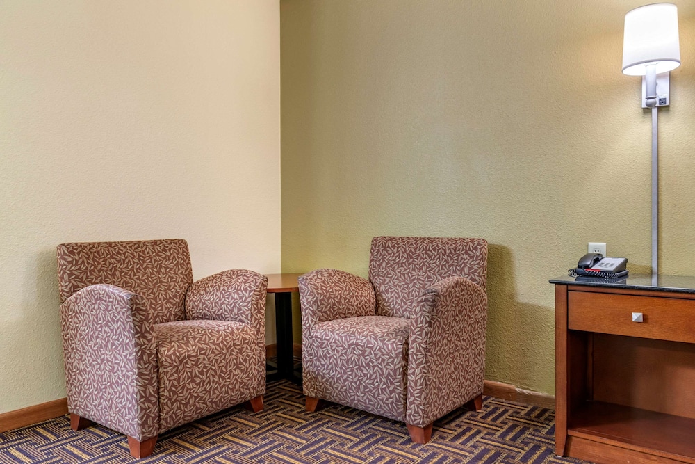 Coratel Inn & Suites by Jasper River Falls 39/60