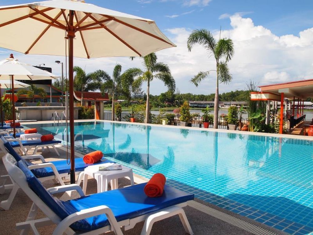 Chabana Resort 48/50