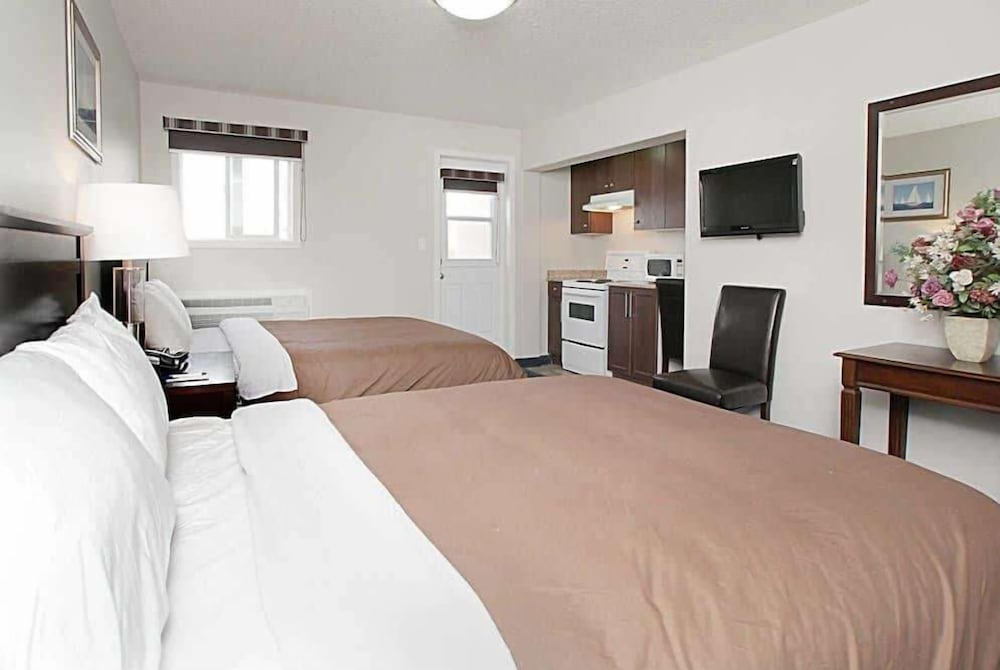 Efficiency, 2 Queen Beds