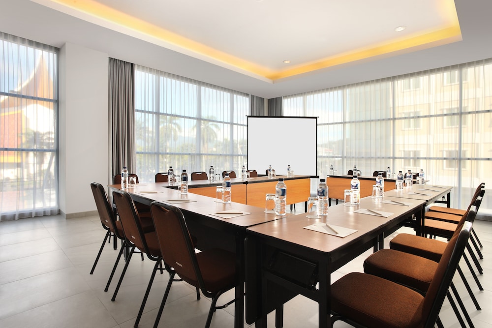 Amaris Hotel Padang 24/32