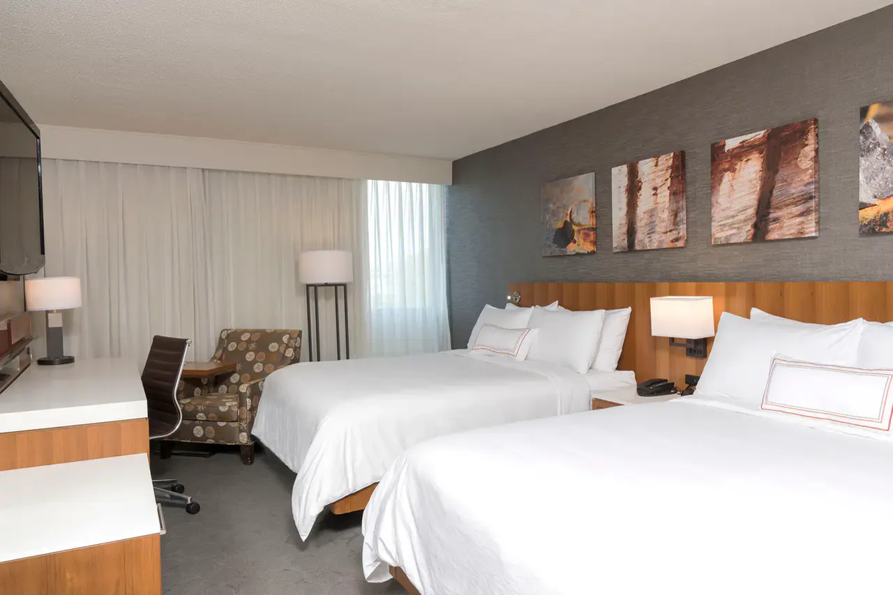 The Center Hotel Grand Rapids Airport 14/29