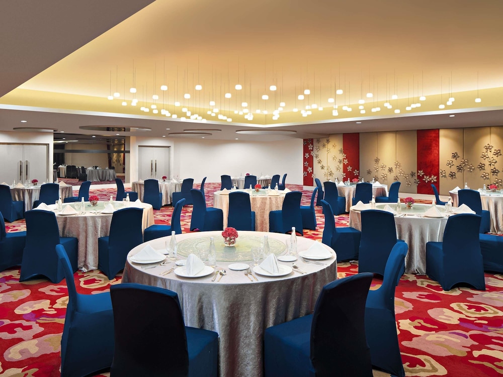 Novotel Jakarta Gajah Mada 42/49