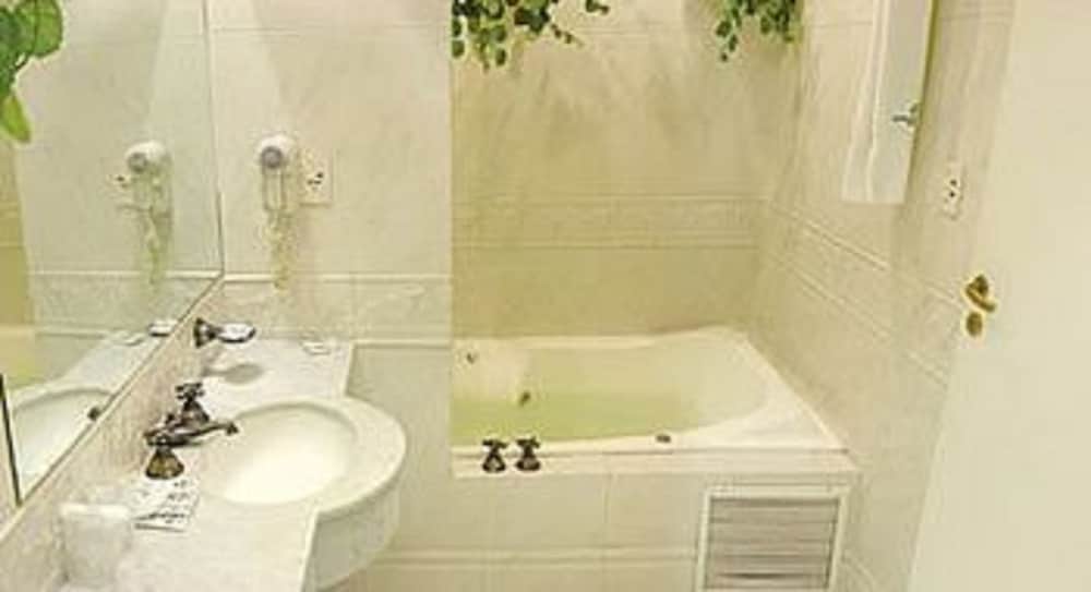 Sarmiento Palace Hotel 48/50