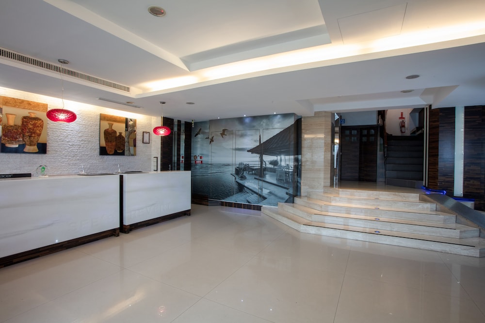 See S Revert Hotel 7/53
