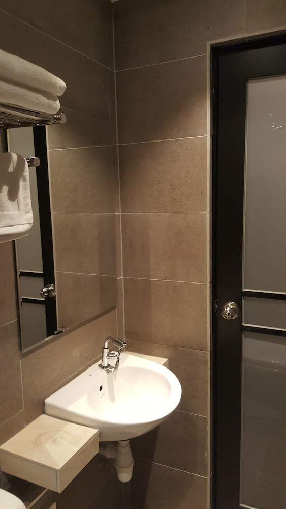 9 Square Hotel - Sri Kembangan 29/38