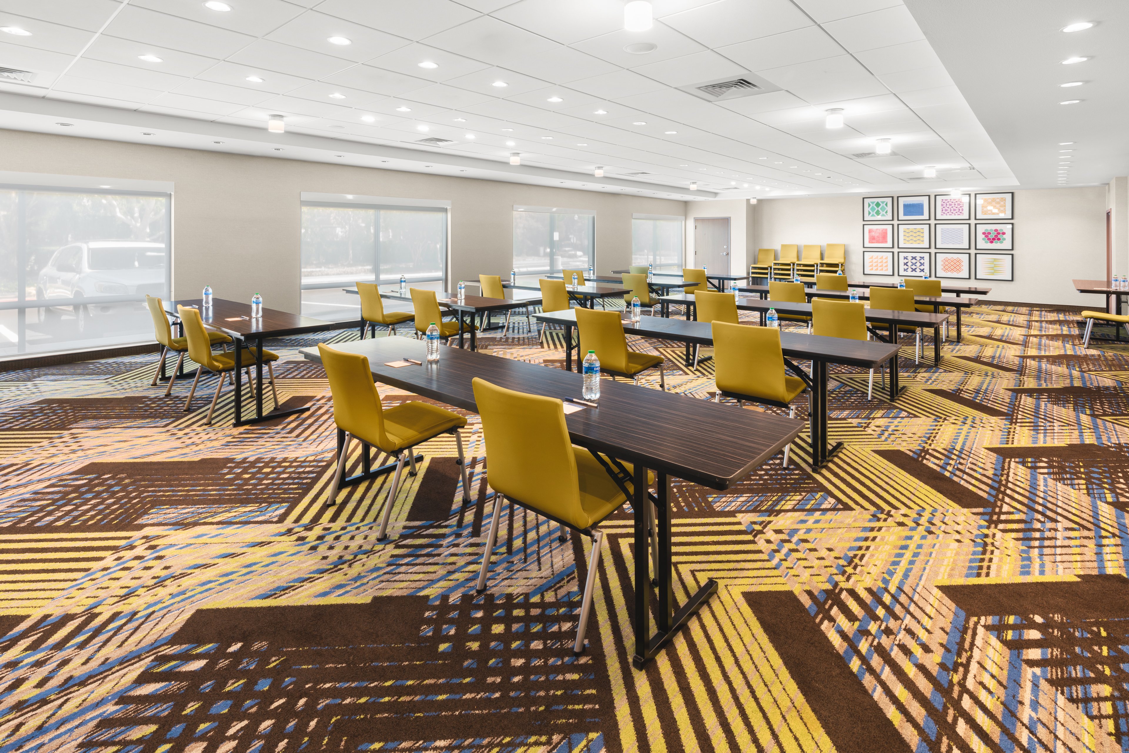 Holiday Inn Express & Suites Suisun City 58/70