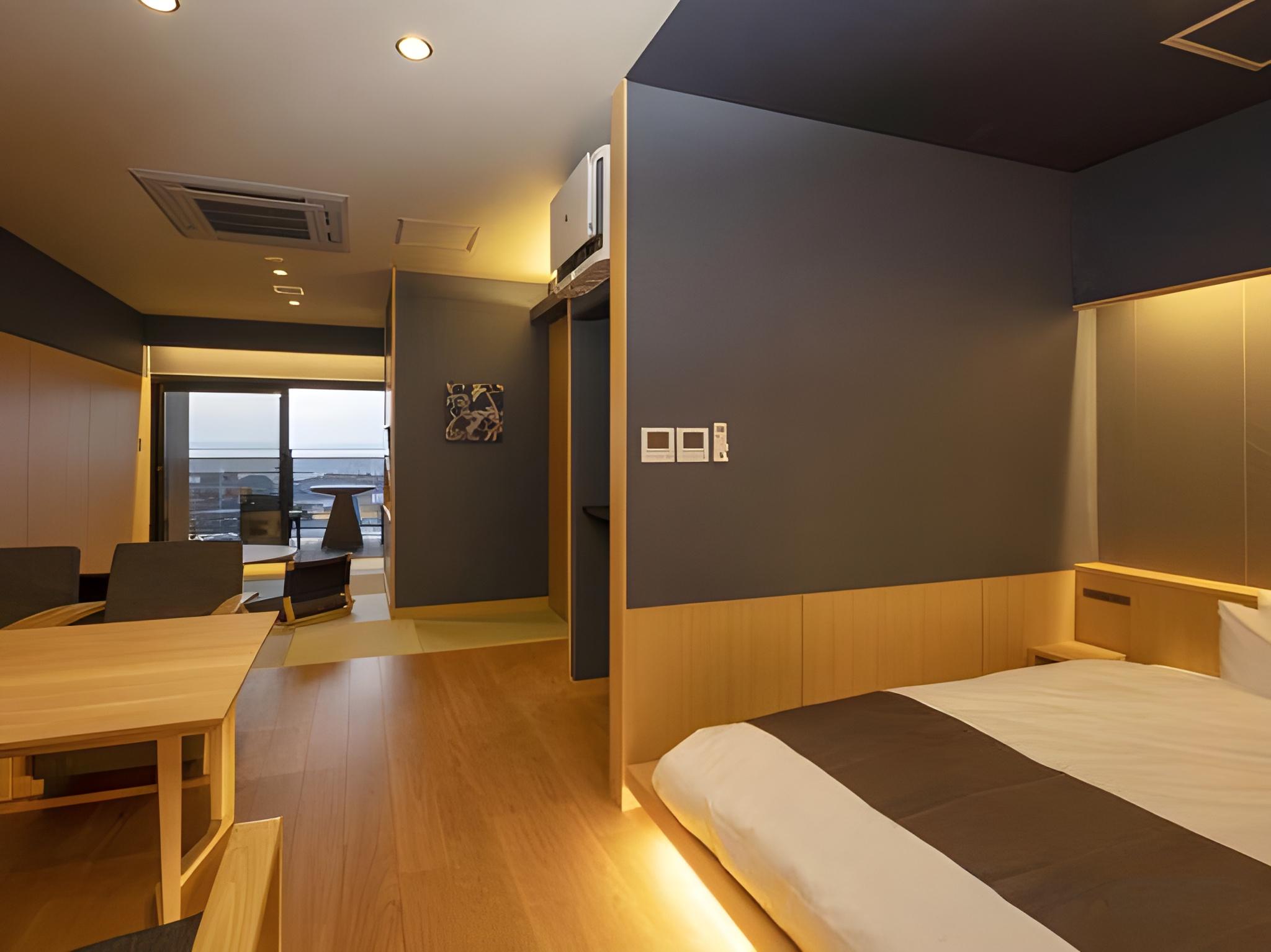 Japanese Western, Twin Beds, Ocean View, Bathtub