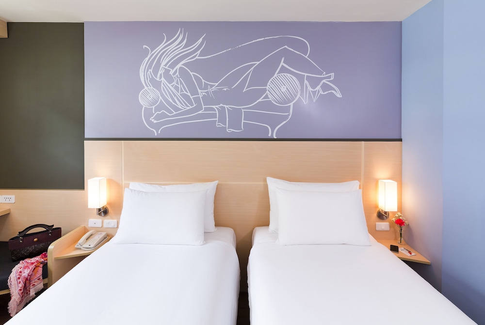 IBIS VIENTIANE NAM PHU 15/25