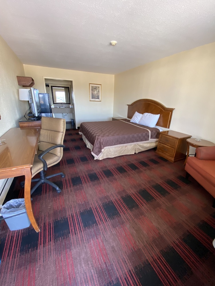 Relax Inn Channelview 22/39