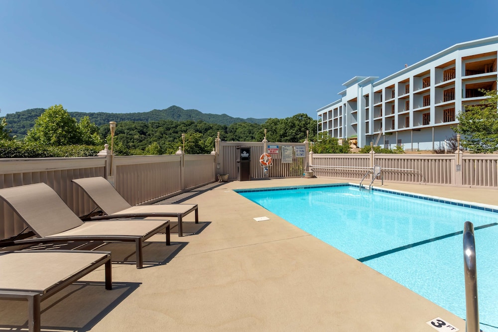 Best Western Smoky Mountain Inn 3/39