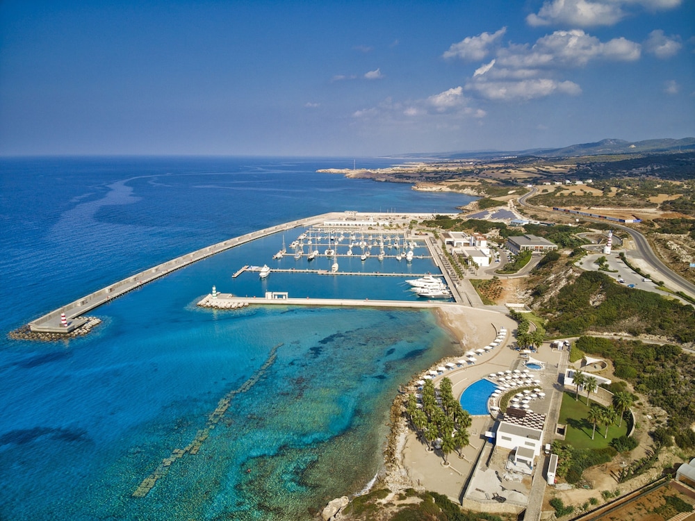Karpaz Gate Marina 24/33