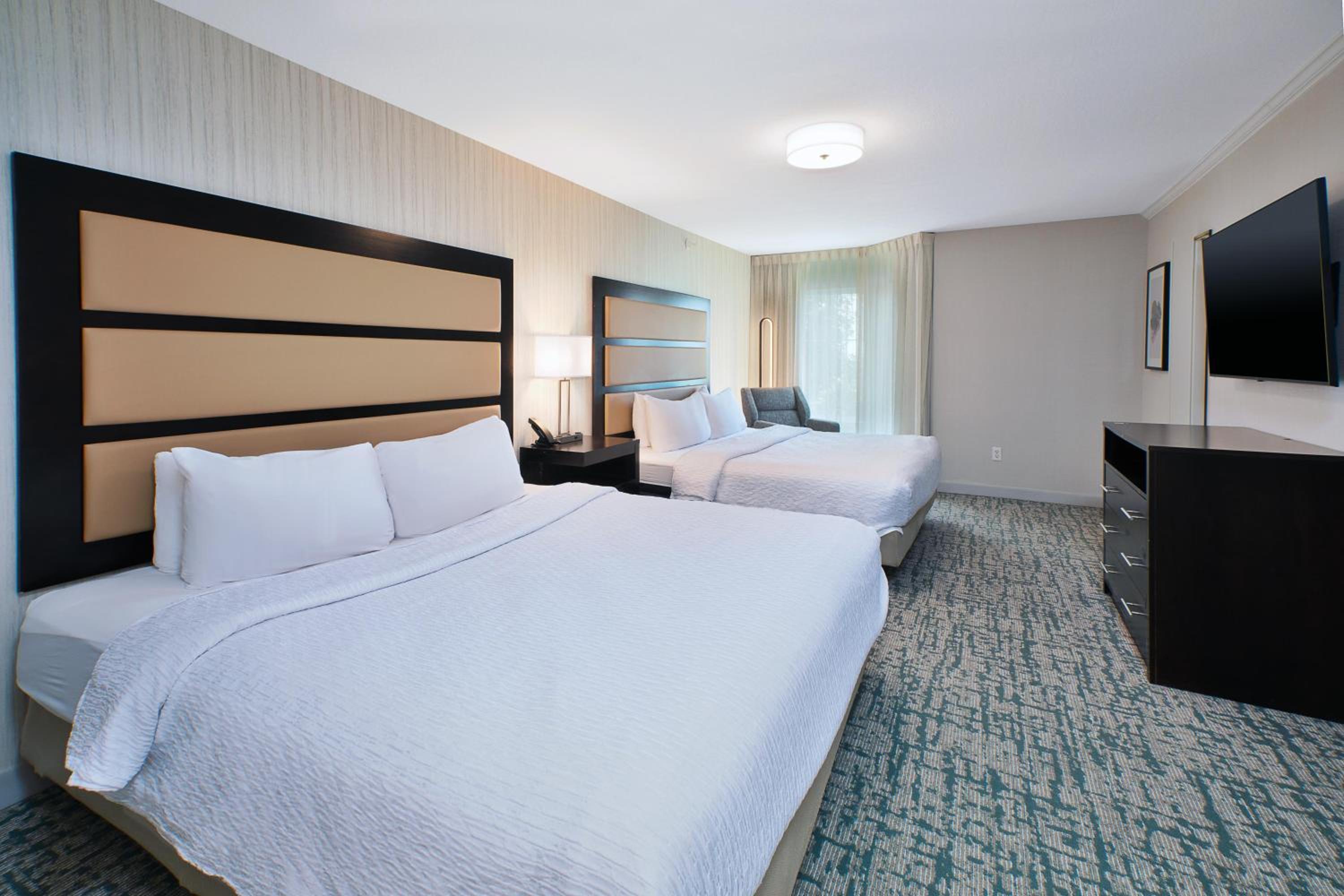 جناح بسريرين كينج بغرفة نوم واحدة مع أريكة، Homewood Suites By Hilton Sioux Falls Sd 2/3