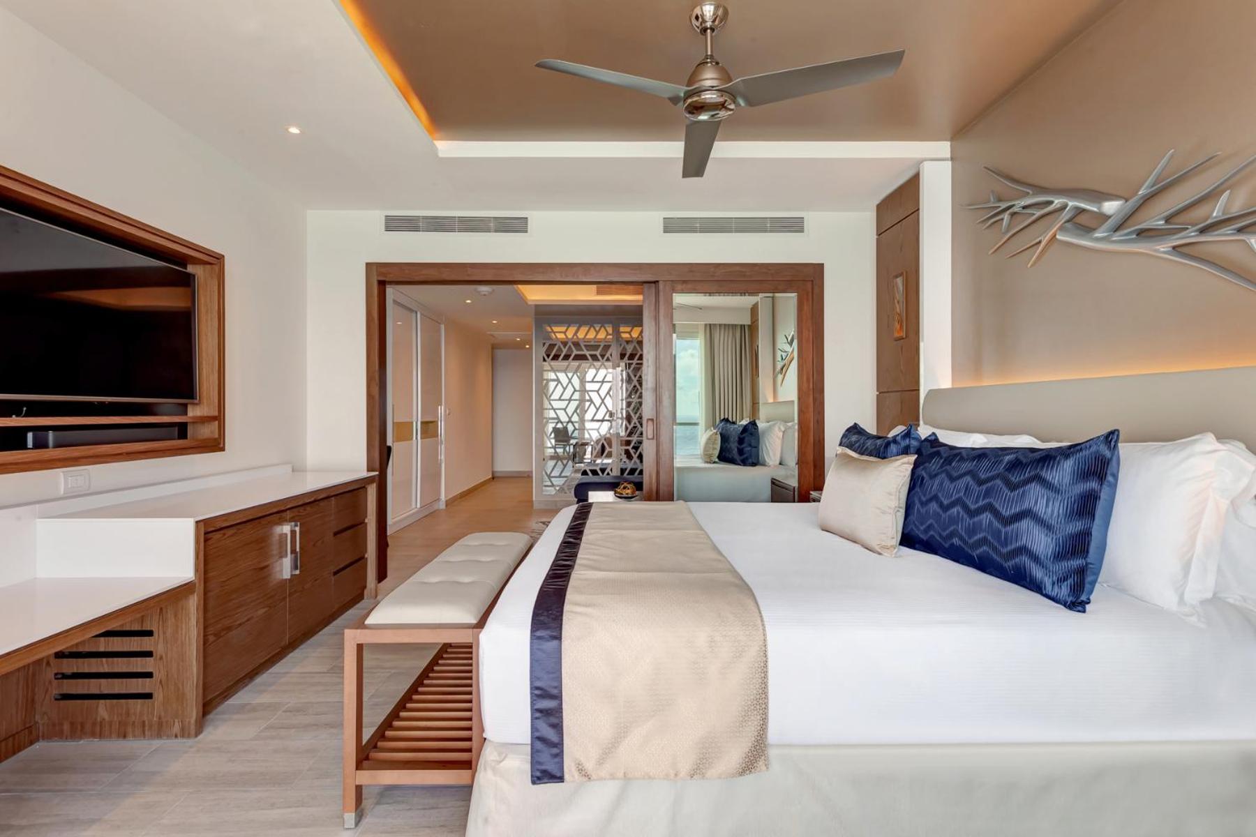 Luxury, Suite, King Bed, Ocean Front، Royalton CHIC Cancun, An Autograph Collection (ex Royalton Cancun) 5/7