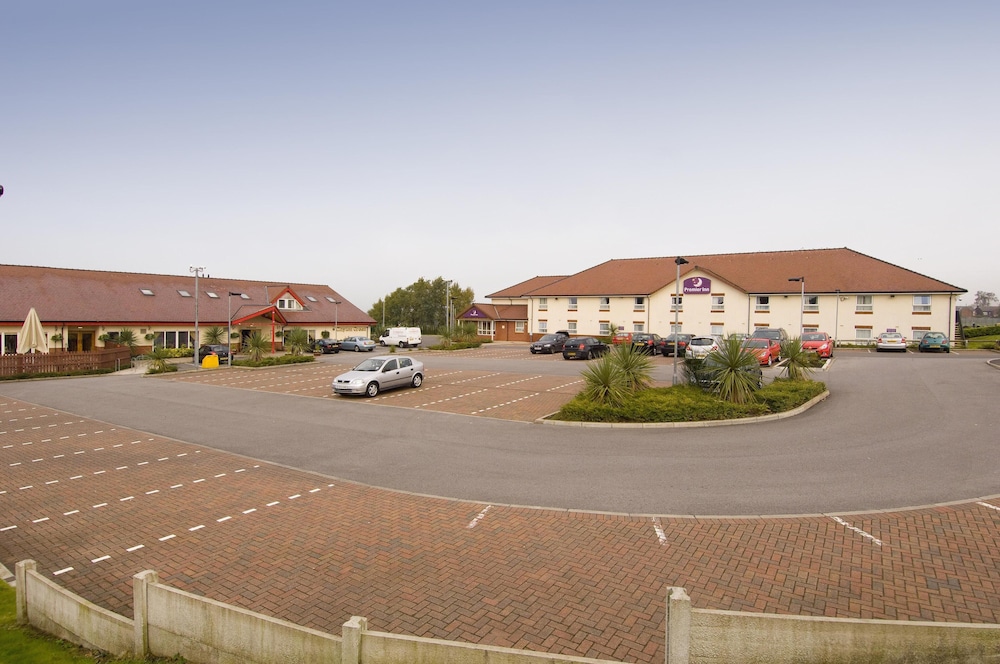 Premier Inn Oldham Central 38/48