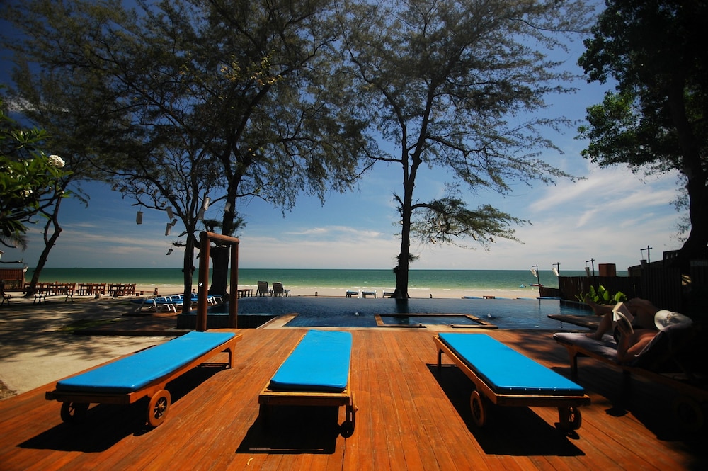 Baan Talay Dao Resort 60/67
