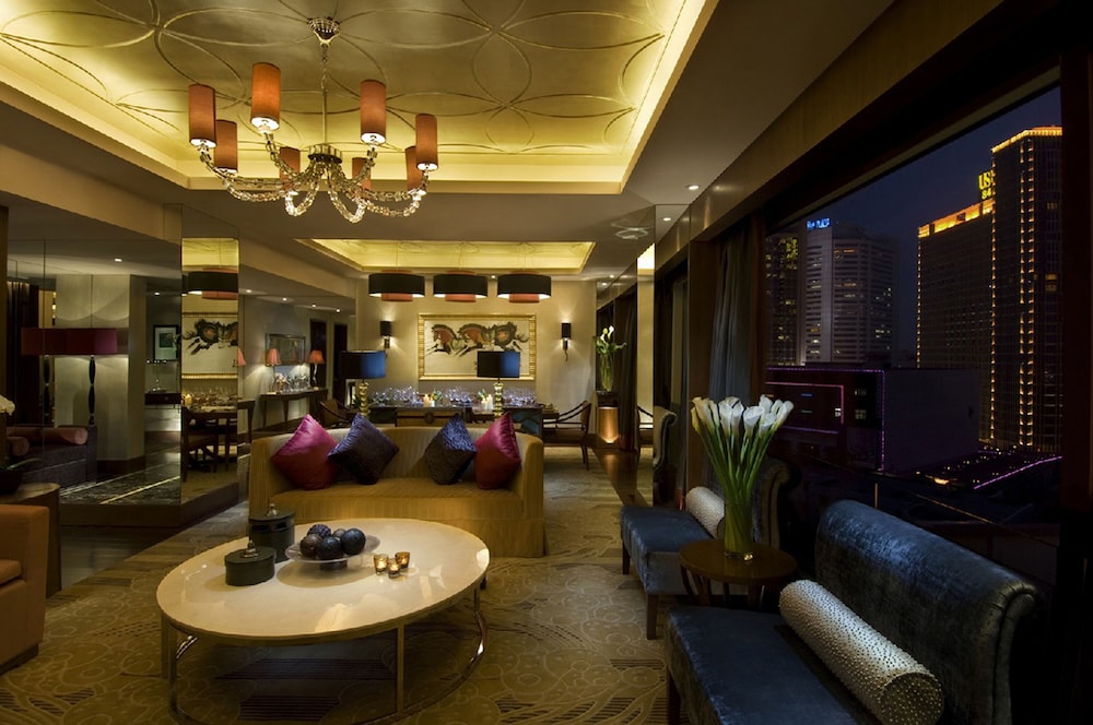 Hilton Beijing 60/85