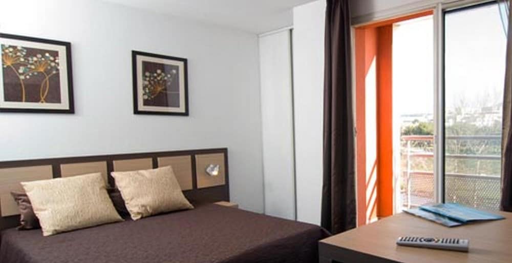 MADAME VACANCES- RESIDENCE LES CONSULS DE LA MER 15/29