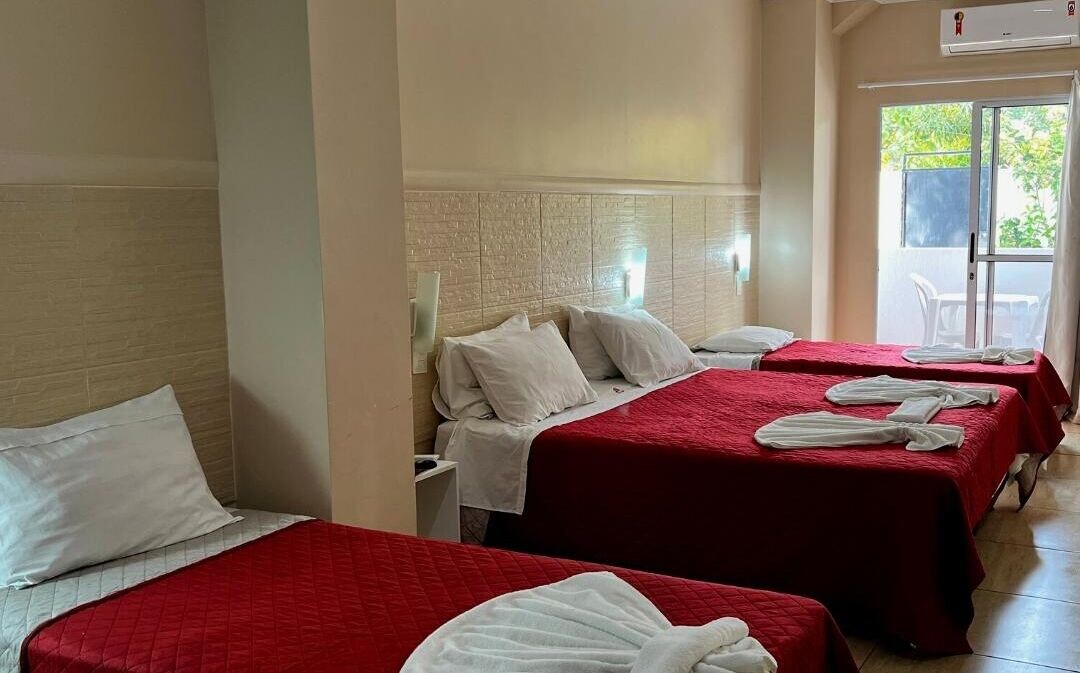 ROOM, QUADRUPLE