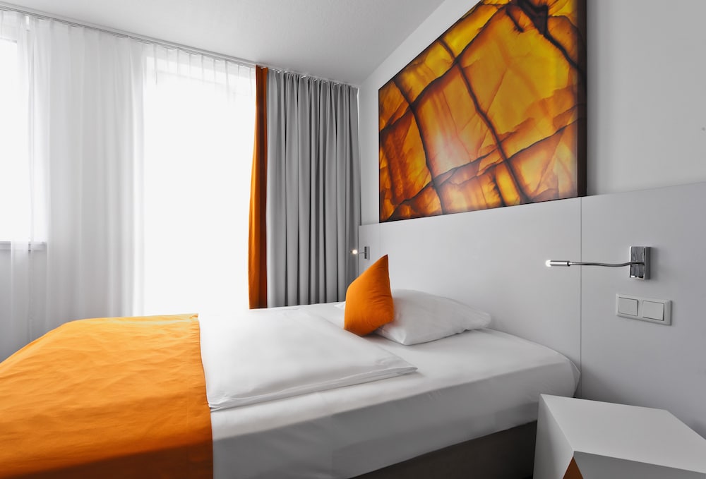 Wyndham Garden Dusseldorf City Centre Konigsallee 12/31