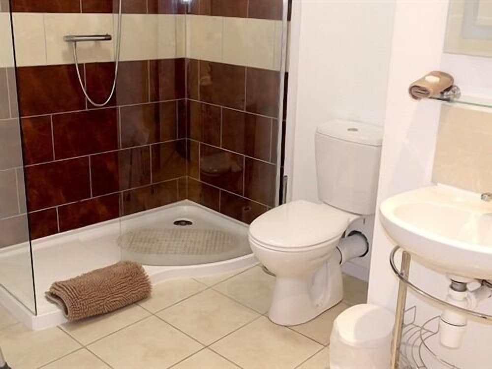 Sawyers Bed Breakfast 22/24